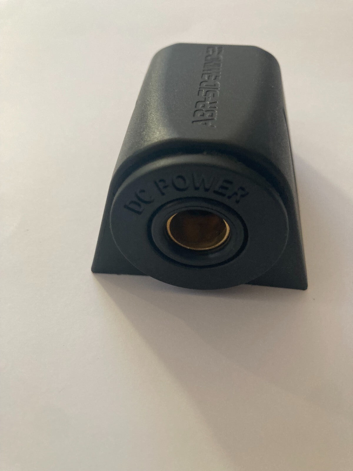 Surface Mount Merit PLUG POWER SOCKET 4x4 LANDCRUISER/CAR 4WD 12V