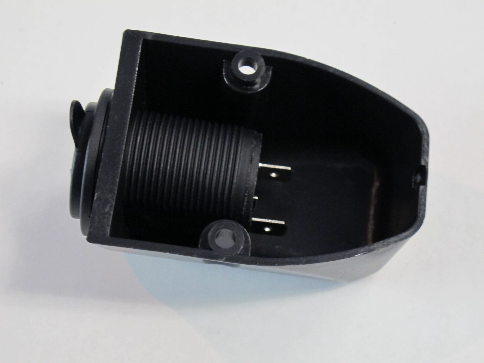 12 VOLT POWER SOCKET CIGARETTE LIGHTER SURFACE MOUNT CAR BOAT 4X4 4WD