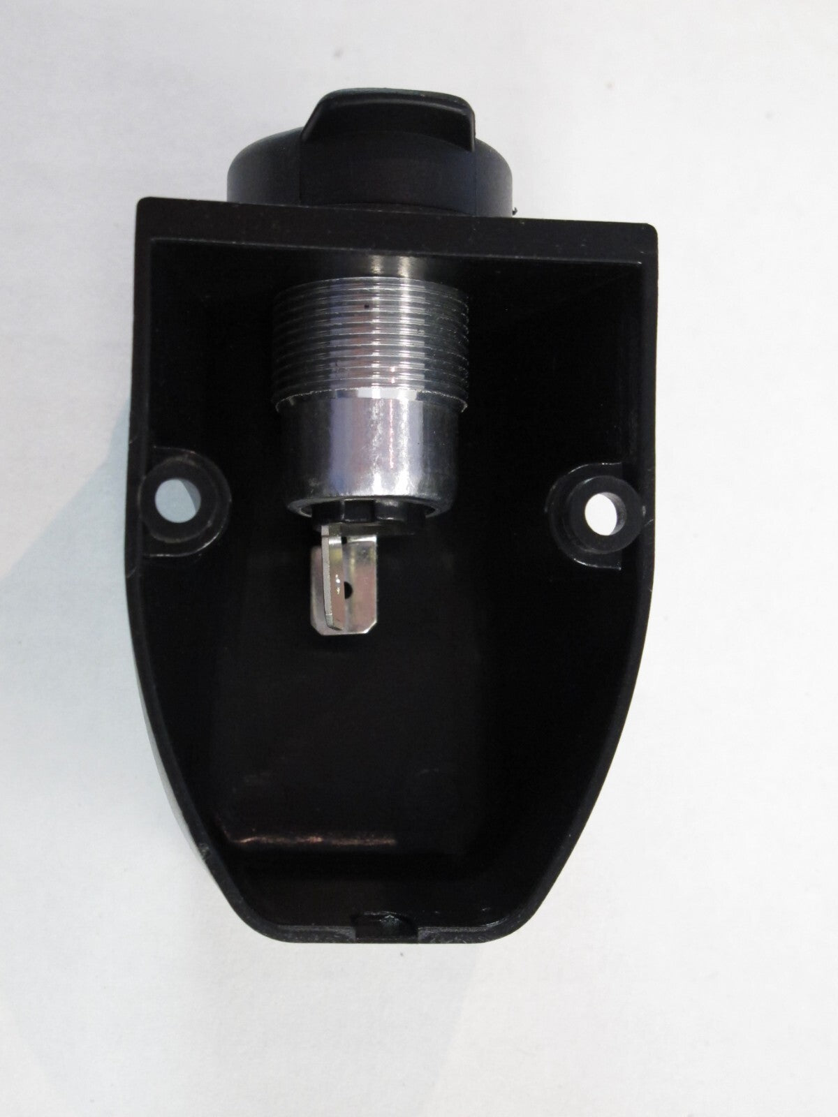 12V 24V 20AMP 10AMP MARINE/BOAT/4X4.CARAVAN SURFACE MOUNT HELLA MERIT SOCKET