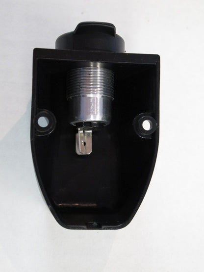 12V 24V 20AMP 10AMP MARINE/BOAT/4X4.CARAVAN SURFACE MOUNT HELLA MERIT SOCKET