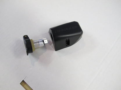 12V 24V 20AMP 10AMP MARINE/BOAT/4X4.CARAVAN SURFACE MOUNT HELLA MERIT SOCKET